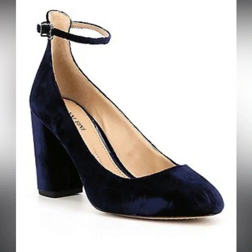 Gianni Bini Women’s Sylvia Ankle Strap Pump Heel Velvet Blue Size 7.5 W